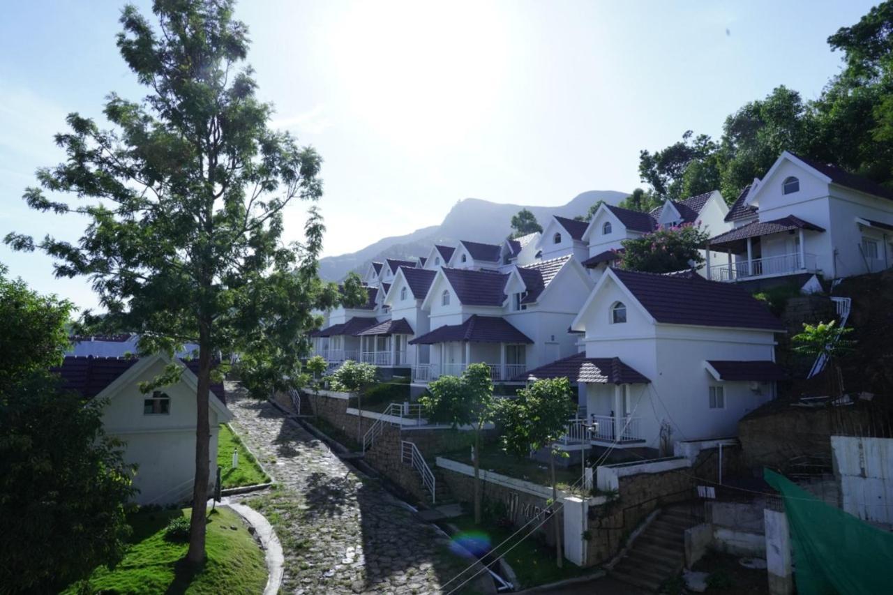 Mirth Hotels And Resorts Kanthalloor Exterior photo