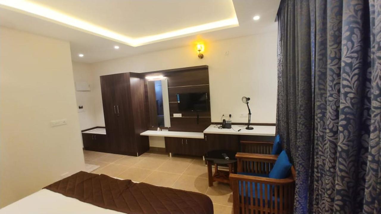 Mirth Hotels And Resorts Kanthalloor Exterior photo